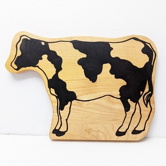 SMEAD Woodcraft cow shape wood cutting board - Picture 1 of 7